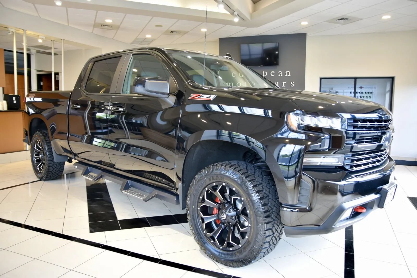 Used 2019 Chevrolet Silverado 1500 LT Trail Boss AWD/4WD image 1