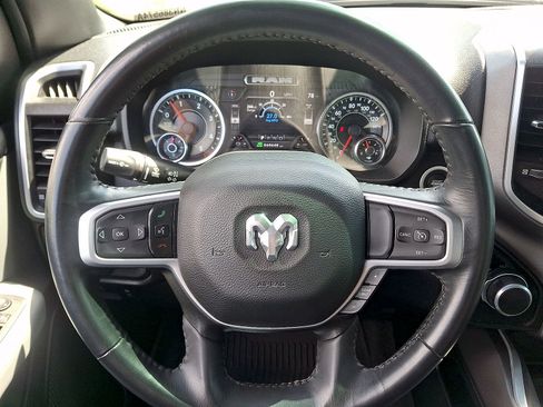 Used 2022 RAM 1500 Big Horn AWD/4WD image 16