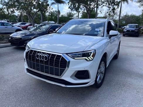 Used 2023 Audi Q3 2.0T Premium image 2