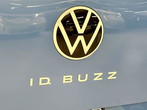 New 2025 Volkswagen ID. Buzz 1st Edition image 27