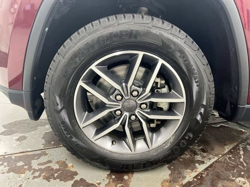 Used 2022 Jeep Grand Cherokee Limited AWD/4WD image 28