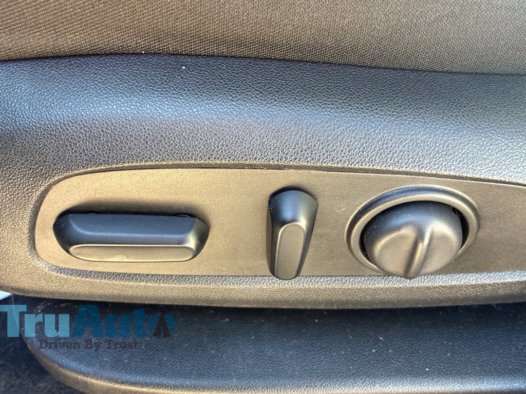 Used 2022 Chevrolet Equinox LT FWD image 16