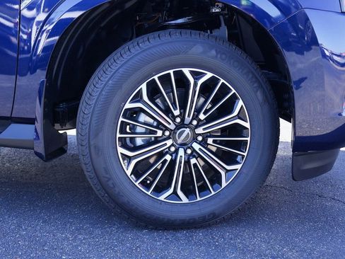 New 2026 Nissan Armada SL w/ Captain's Chari Seat Package image 16