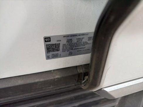 Used 2025 GMC Yukon XL Denali image 12