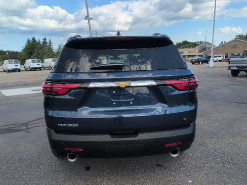 Used 2022 Chevrolet Traverse LT FWD image 7
