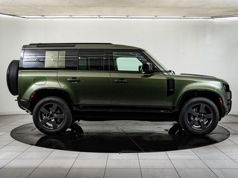 New 2026 Land Rover Defender 110 X-Dynamic SE image 6