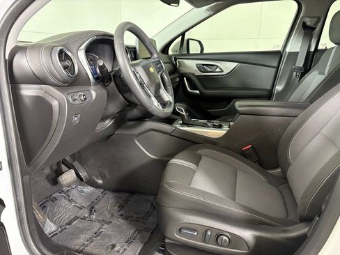 Used 2025 Chevrolet Blazer LT image 25