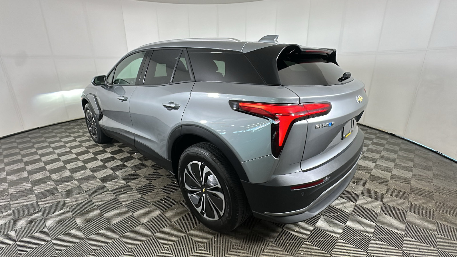 Used 2024 Chevrolet Blazer EV LT AWD/4WD image 5