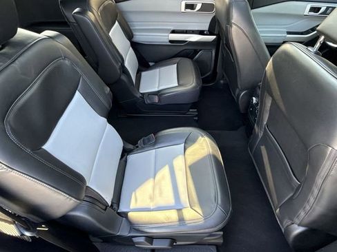 Used 2022 Ford Explorer XLT w/ Equipment Group 202A image 27