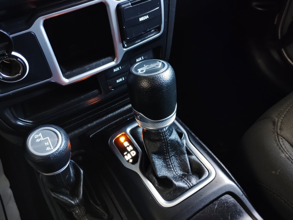 Used 2018 Jeep Wrangler Sport AWD/4WD image 30