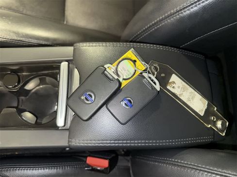 Used 2017 Volvo XC60 T5 Inscription w/ Advanced Package image 34