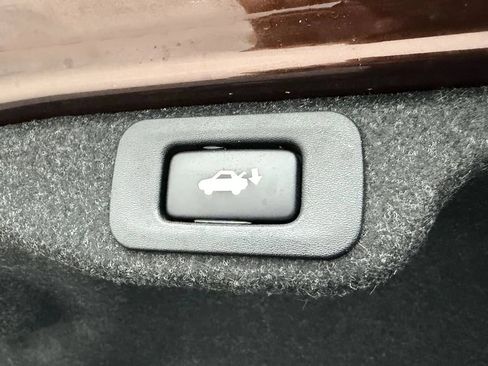 Used 2018 Lexus ES 300h w/ Luxury Package FWD image 31