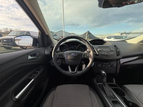 Used 2018 Ford Escape SE w/ SE Sport Appearance Package AWD/4WD image 17