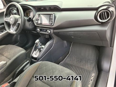 Used 2019 Nissan Kicks SV image 16