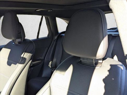 Used 2026 Mercedes-Benz GLC 300 4MATIC image 15