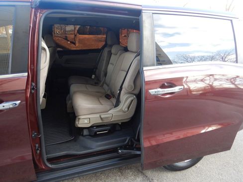 Used 2019 Honda Odyssey EX image 17
