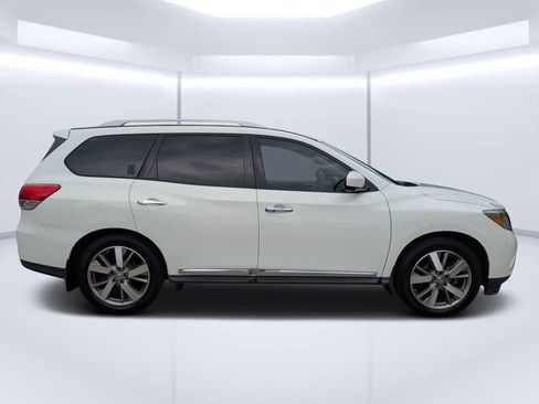 Used 2014 Nissan Pathfinder Platinum w/ Platinum Premium Package FWD image 2