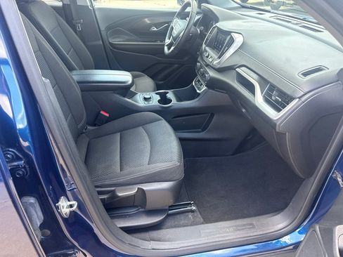 Used 2022 GMC Terrain SLE w/ Driver Convenience Package FWD image 15