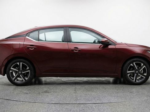 Used 2025 Nissan Sentra SV image 11