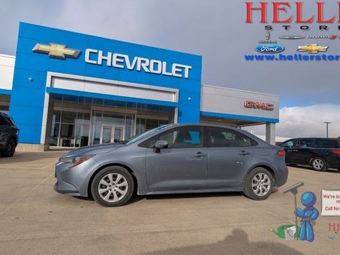 Used 2022 Toyota Corolla LE image 1