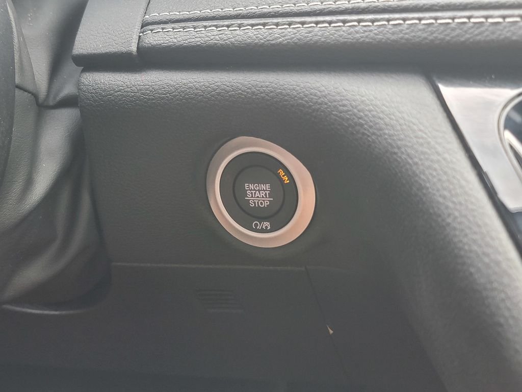 New 2025 Chrysler Pacifica Select w/ Fav Edition Package FWD image 20