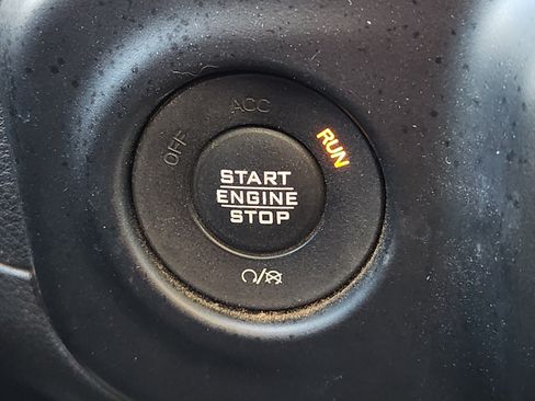 Used 2020 Jeep Gladiator Overland AWD/4WD image 23