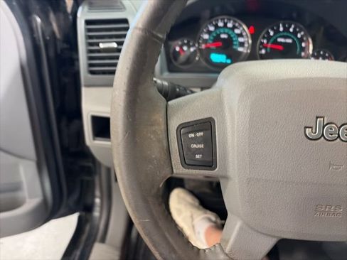 Used 2005 Jeep Grand Cherokee Limited image 18