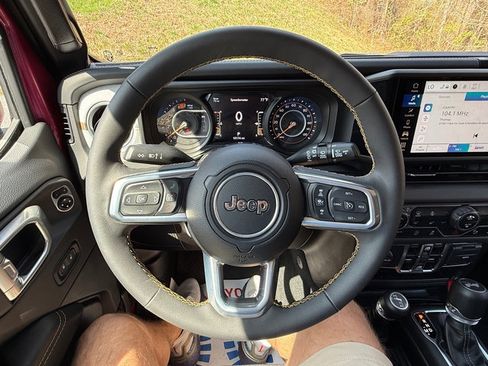 Used 2024 Jeep Wrangler Sahara w/ Safety Group image 18