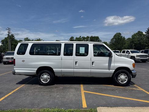 Used 2007 Ford E-350 and Econoline 350 XL RWD image 5