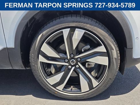 Certified 2024 Volvo XC40 B5 Plus w/ Protection Package Premier AWD/4WD image 11