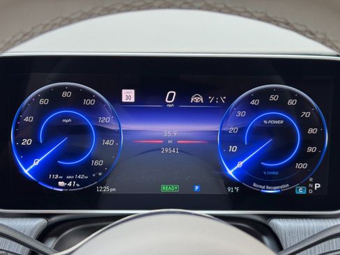 Used 2023 Mercedes-Benz EQE 500 4MATIC SUV w/ Exclusive Trim Package image 18