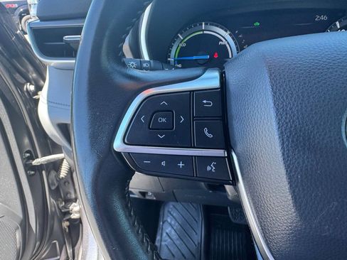 Used 2021 Toyota Highlander XLE AWD/4WD image 17