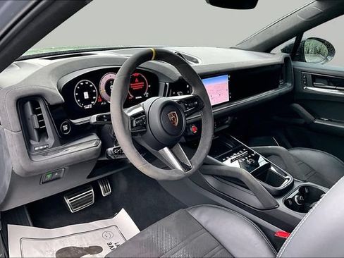 Used 2024 Porsche Cayenne Turbo GT AWD/4WD image 20