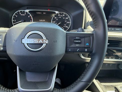 Certified 2025 Nissan Rogue SV image 18