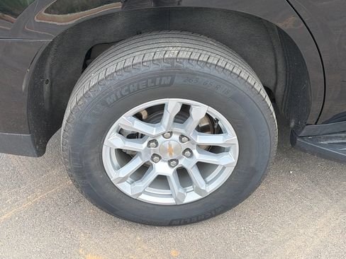 Used 2025 Chevrolet Tahoe LT AWD/4WD image 17