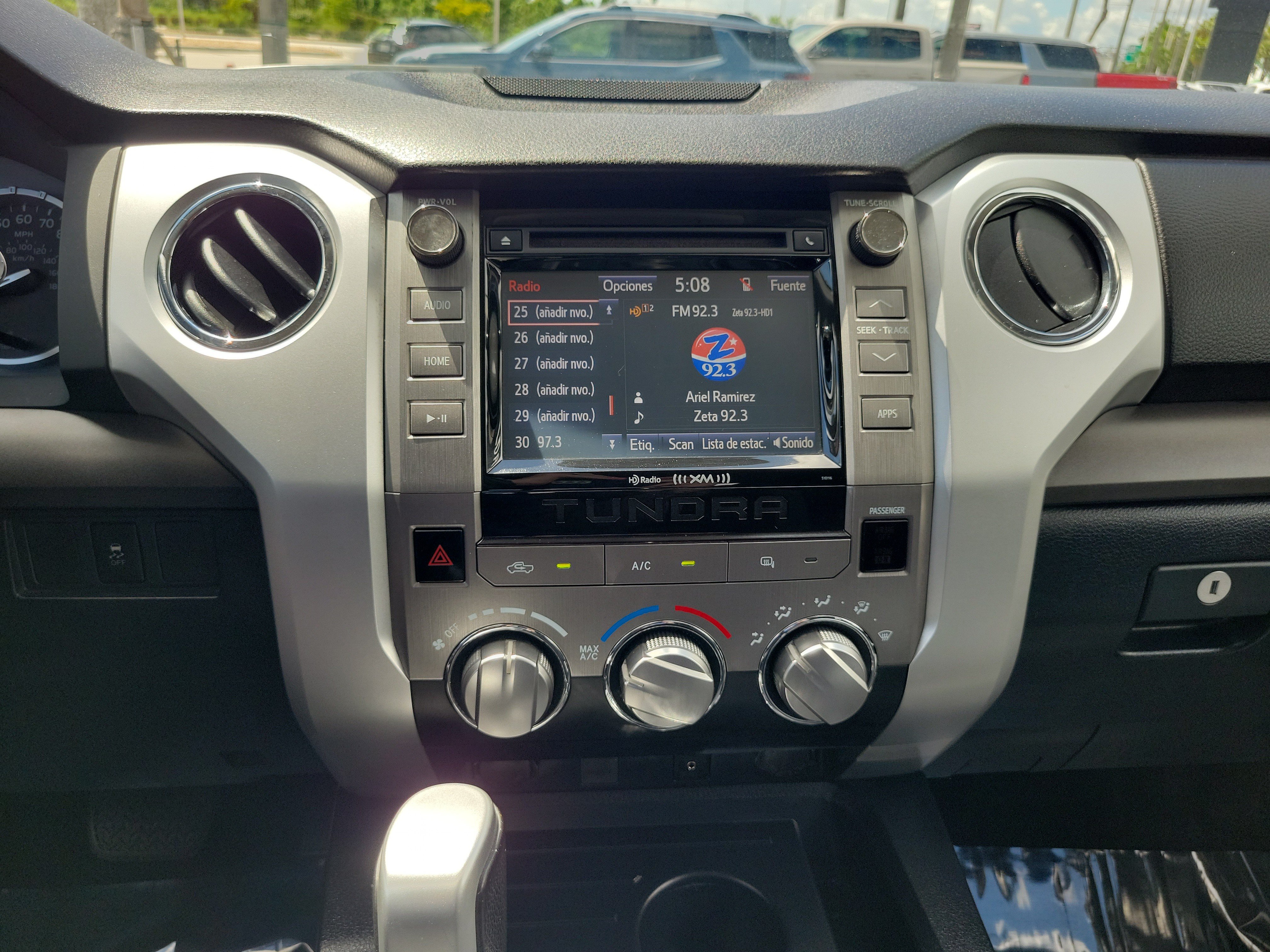 Used 2017 Toyota Tundra SR5 w/ SR5 Upgrade Package RWD image 19