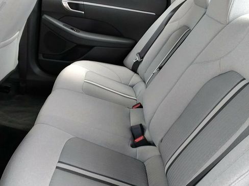 Used 2021 Hyundai Sonata SE w/ Preferred Accessory Package image 8