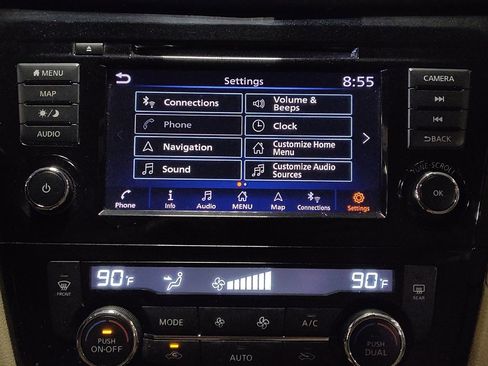 Used 2020 Nissan Rogue SV w/ Premium Package image 25