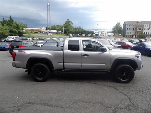 Used 2022 Toyota Tacoma 4x4 Access Cab image 8