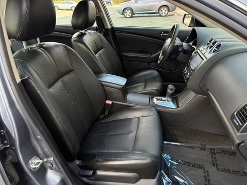Used 2011 Nissan Altima 2.5 SL w/ Technology Pkg FWD image 19