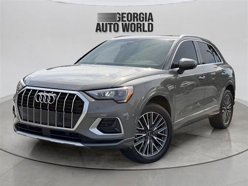Used 2022 Audi Q3 2.0T Premium w/ Convenience Package AWD/4WD image 3