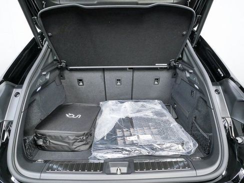 New 2026 Porsche Macan Electric image 30