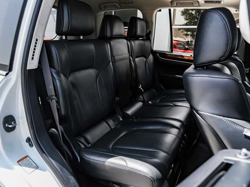 Used 2021 Lexus LX 570 4WD w/ Luxury Package image 36