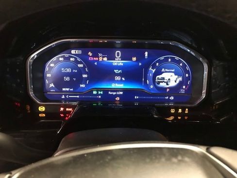 Used 2024 Chevrolet Silverado 1500 LT Trail Boss w/ LPO, Dark Essentials Package image 10