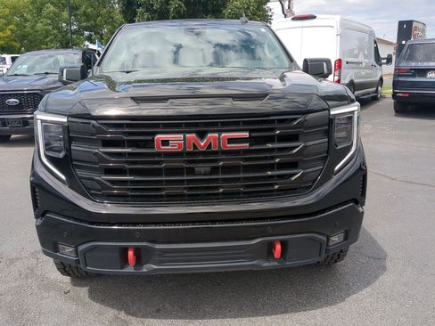 Used 2024 GMC Sierra 1500 Elevation w/ Preferred Package AWD/4WD image 12