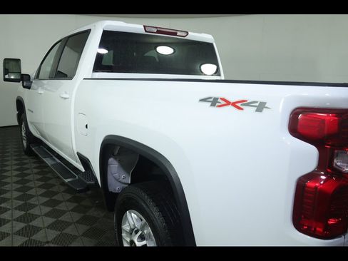 Used 2024 Chevrolet Silverado 2500 LT image 15