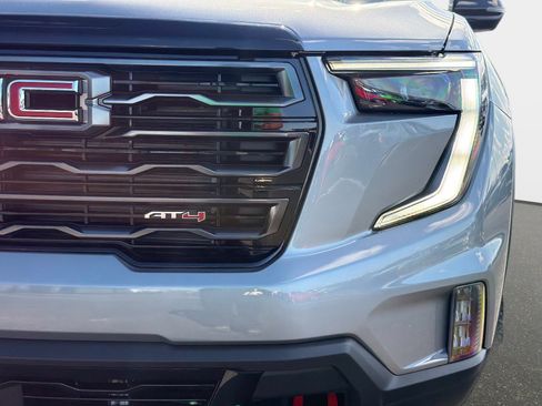 New 2026 GMC Acadia AT4 image 9