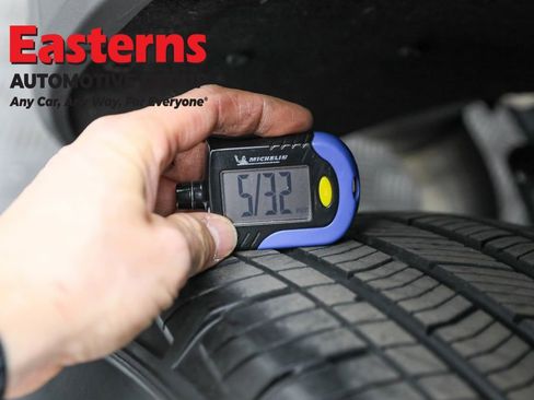 Used 2023 Jeep Grand Cherokee L Laredo image 30