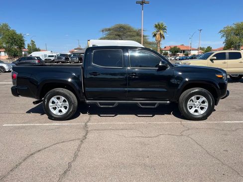 Used 2022 Toyota Tacoma Limited image 10