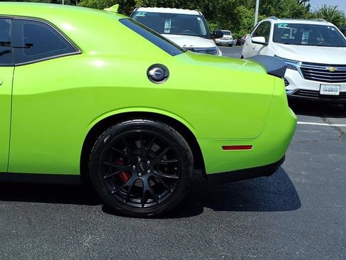 Used 2015 Dodge Challenger SRT Hellcat RWD image 19
